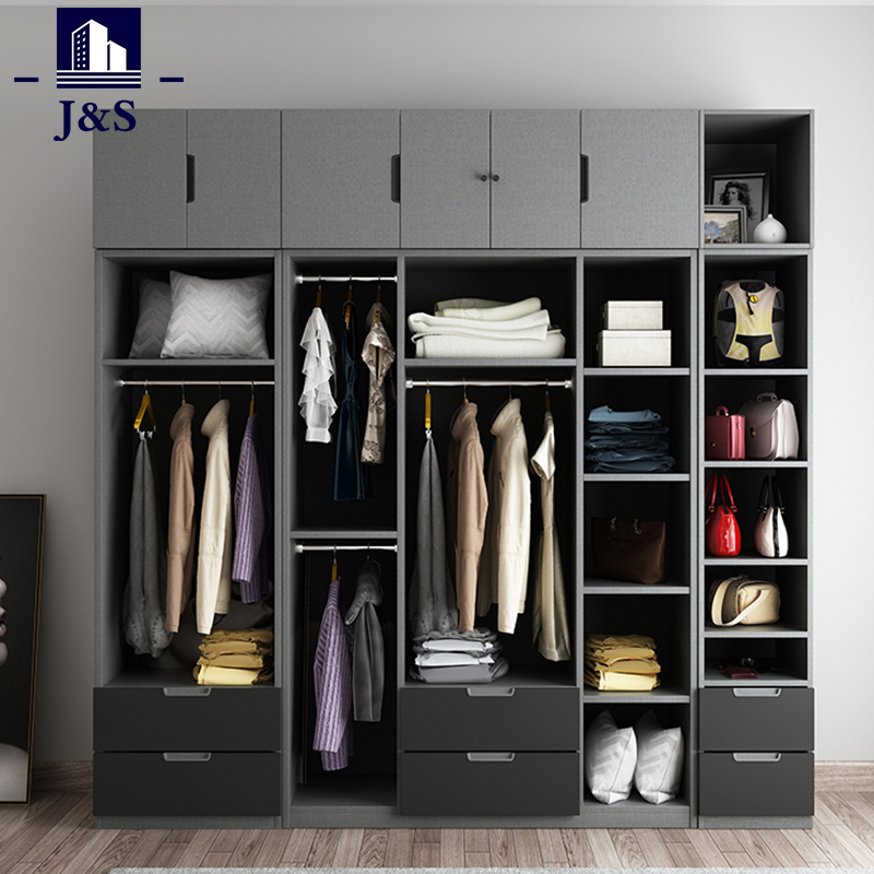 Appropriate overall customized wardrobe, not only can enhance the bedroom appearance, but also very practical